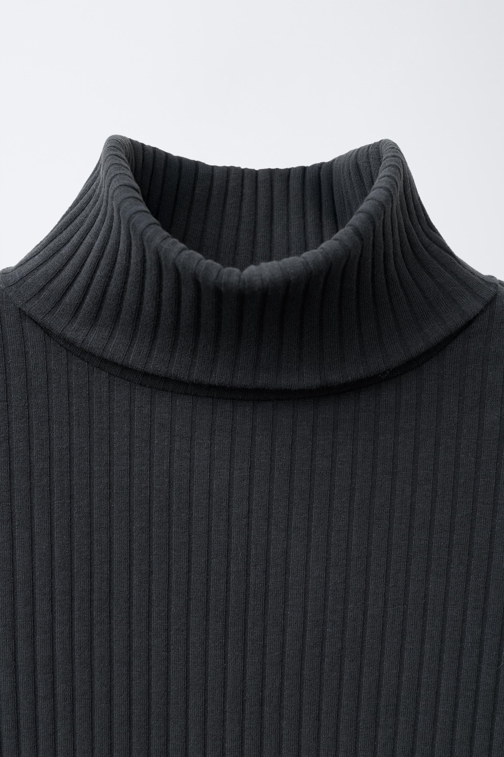 RIBBED TURTLENECK T-SHIRT